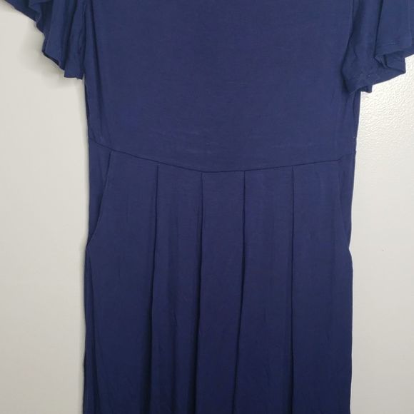 Flutter Sleeve Pocket Dress - Picture 4 of 5